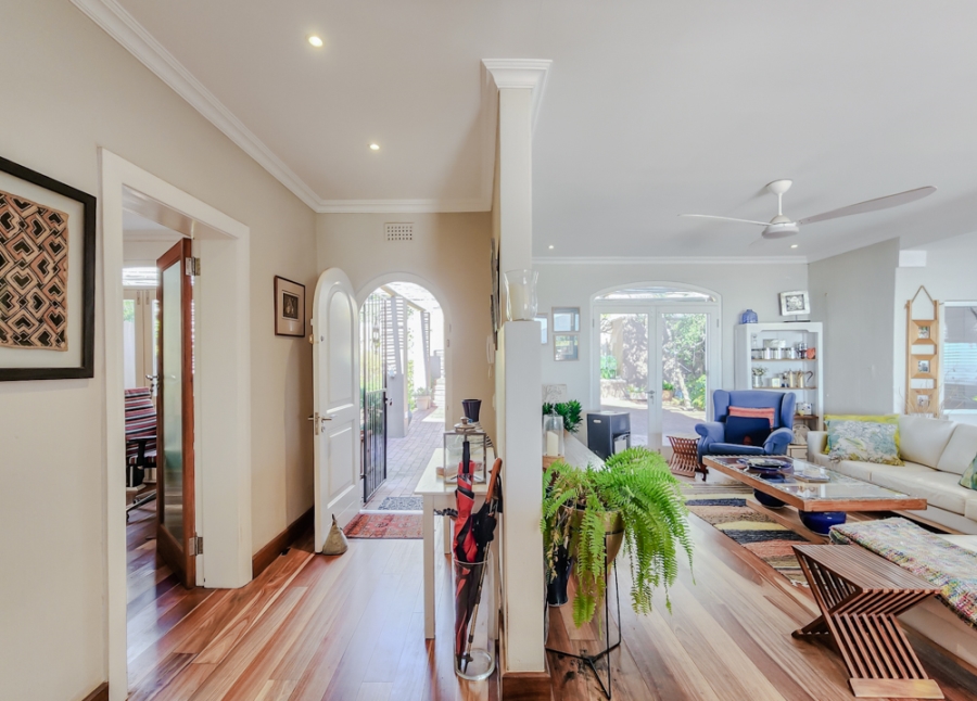 4 Bedroom Property for Sale in Oranjezicht Western Cape